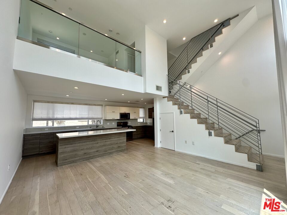 Foto principal - 5403 W Wilshire Vista Ln