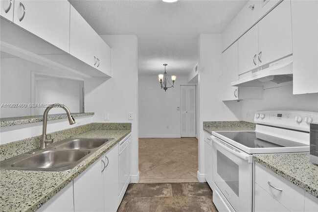 Foto del edificio - 12160 St.Andrews Pl