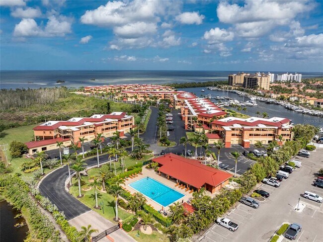 Foto del edificio - 3250 S Shore Dr