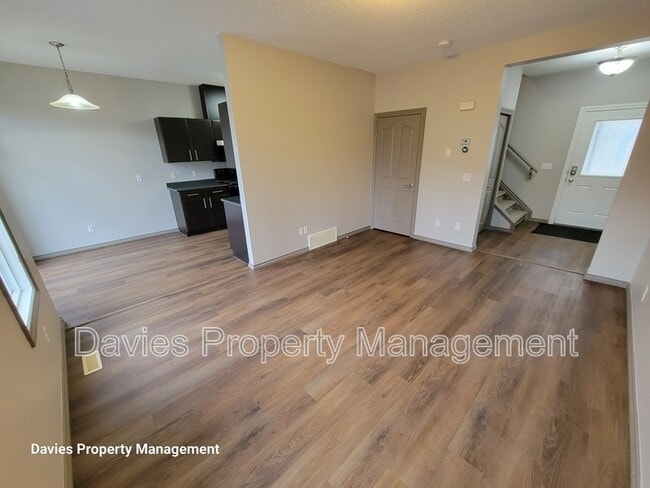 Photo du bâtiment - 735-785 85 St SW