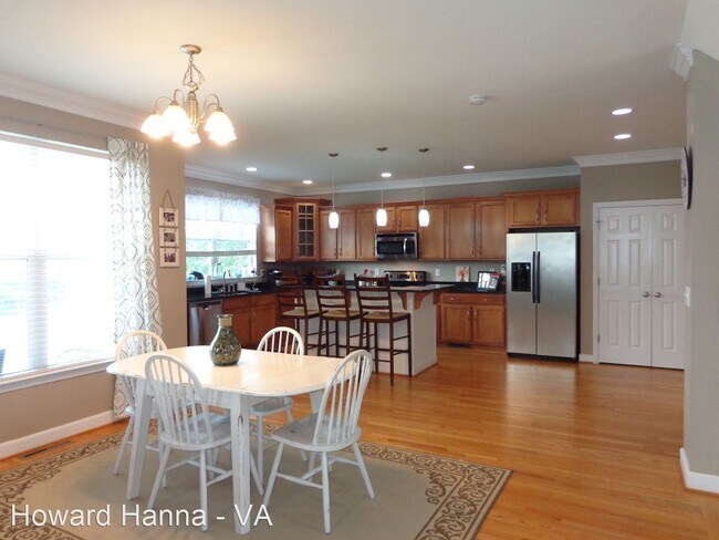 Building Photo - 3 br, 2.5 bath House - 4821 Lee Avenue
