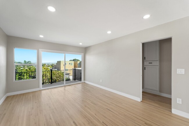 Foto del edificio - Beautifully Remodeled 3-Bedroom, 2-Bath wi...