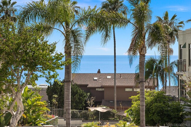 Building Photo - 5437 La Jolla Blvd
