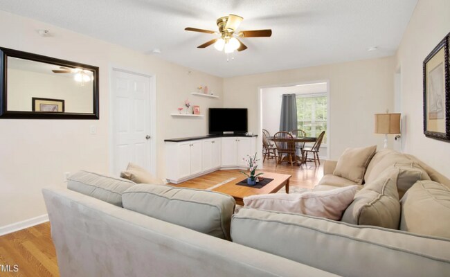 Foto del edificio - 3000 Centennial Woods Dr