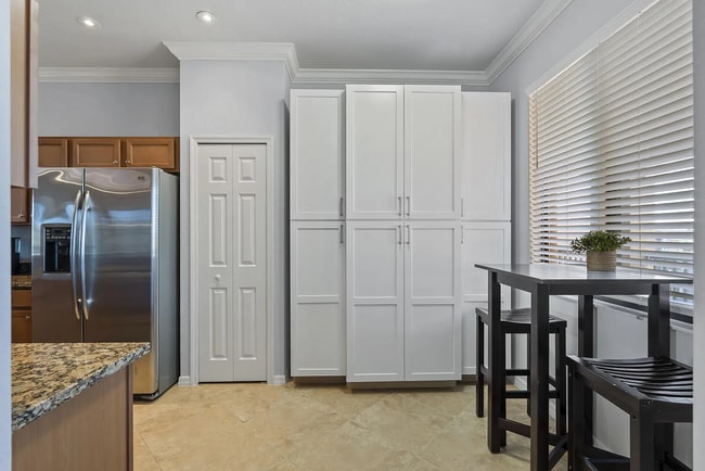 Building Photo - 9715 Acqua Ct