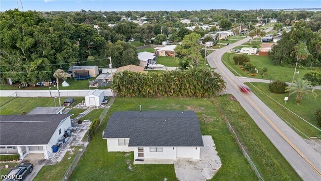 Foto del edificio - 138 Brooks Rd