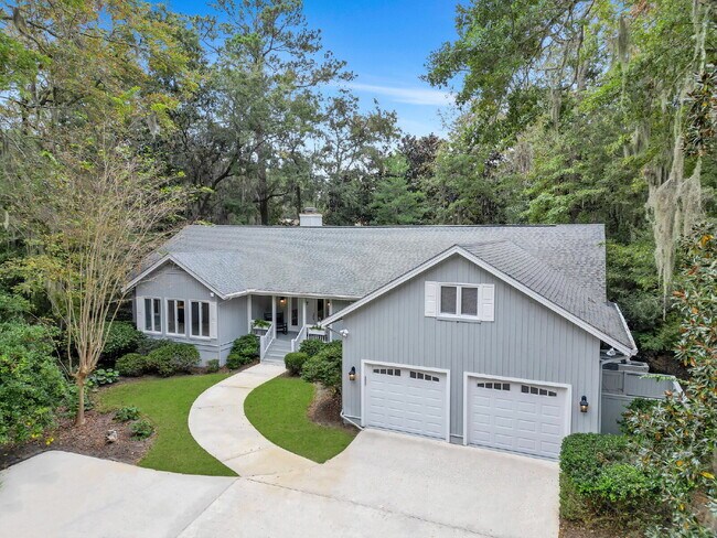 Building Photo - "Experience Southern Charm: Spacious 3-Bed, 3-Bath Home in The Landings"