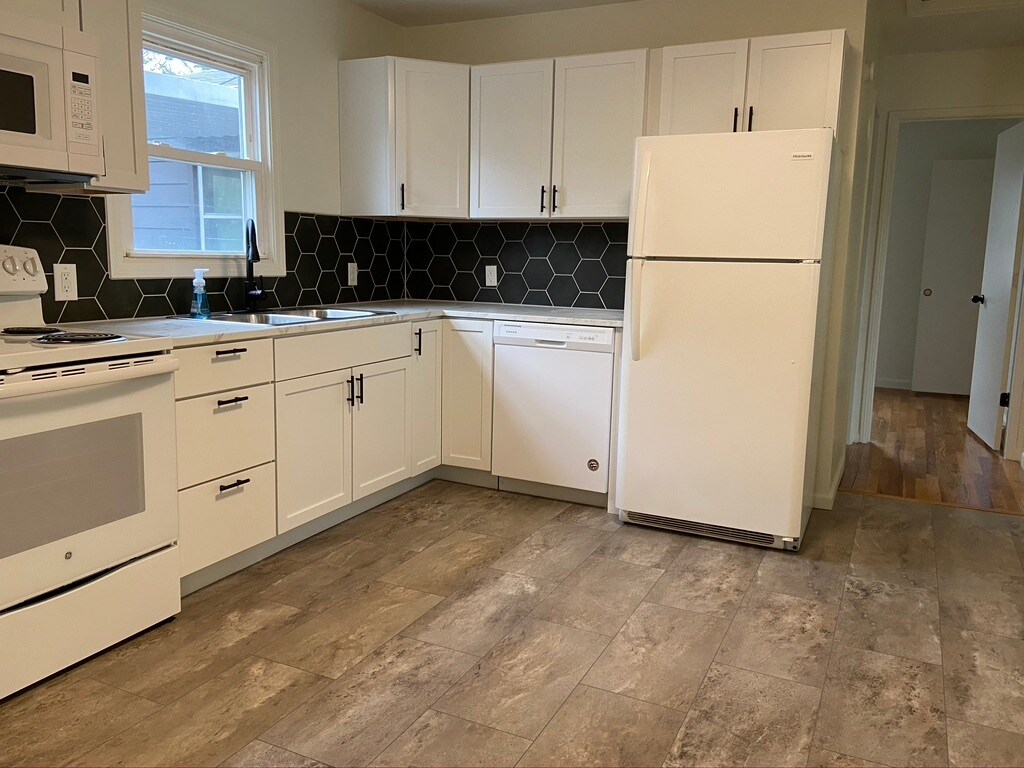 Primary Photo - 5516 Orchard Ave