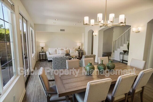 Foto del edificio - 26155 Lone Rock Ct