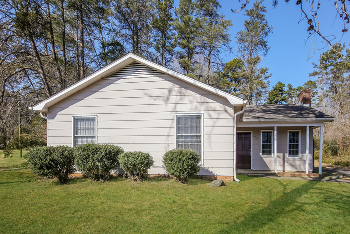 Primary Photo - Inviting 4-Bedroom