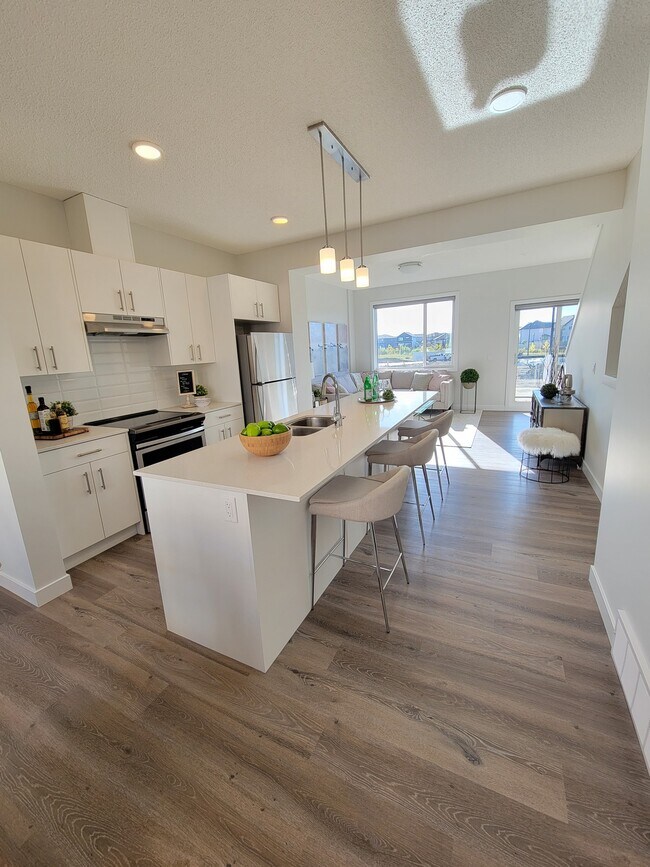 Photo du bâtiment - 2786 Maple Way NW