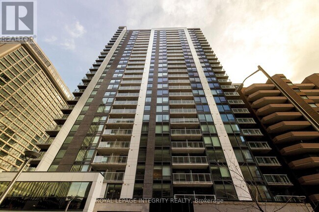 Photo du bâtiment - 340-340 Queen St