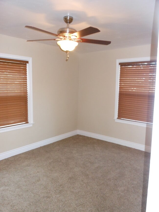 bedroom - 4908 Gastman Way
