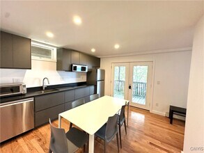 Building Photo - 1308 E Shore Dr