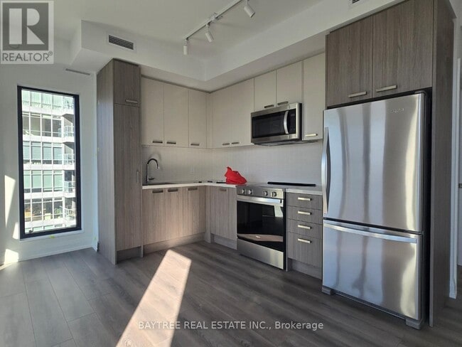 Building Photo - 20 Soudan Ave