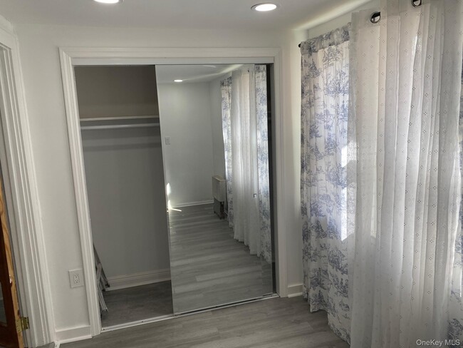 Foto del edificio - 93-31 215th St