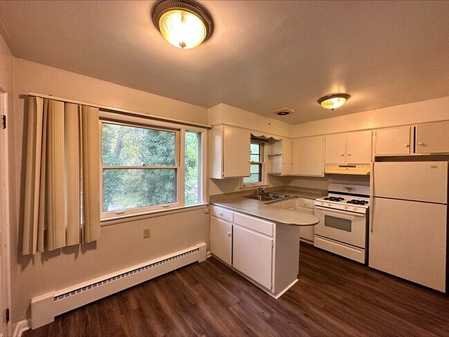 Foto del edificio - 3729-3731 Oakland Dr