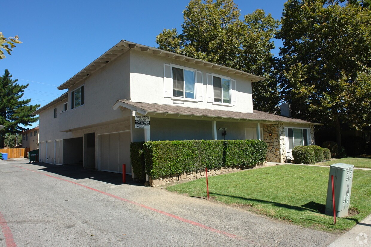 Building Photo - 1775 De Marietta Ave