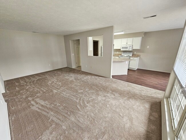 Living Room - Cobblestone Court Apartments