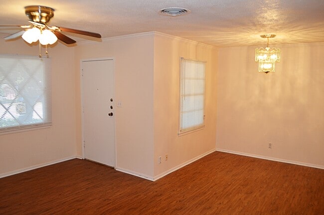 Foto del edificio - Charming Home In Waverly Park Addition