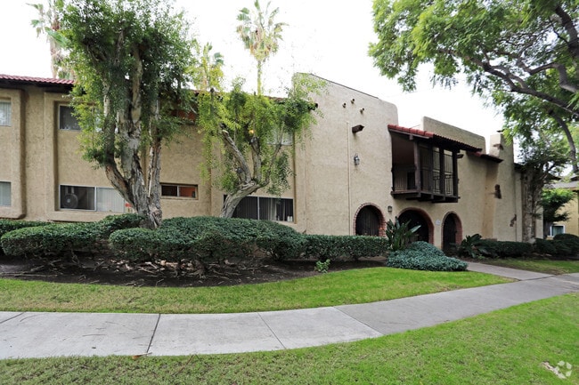 Building Photo - Glencrest Apartments