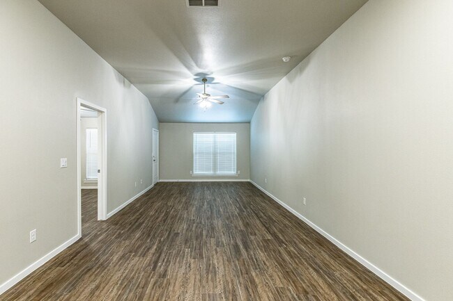 Foto del edificio - Beautiful 3 bed 2 bath!