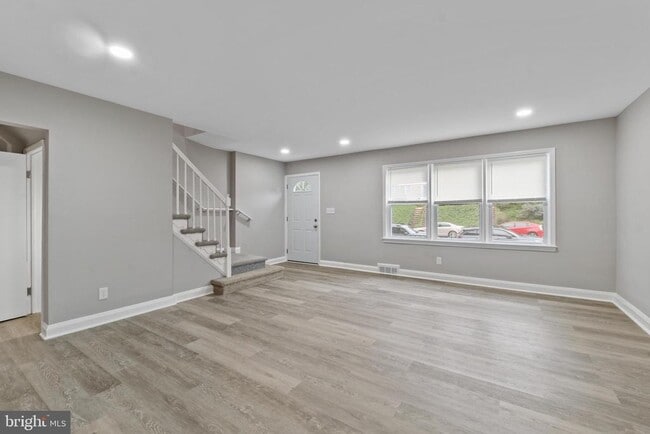 Foto del edificio - 8119 Clyde Bank Rd