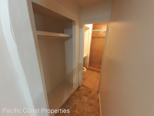 Building Photo - 2553 Lexington St