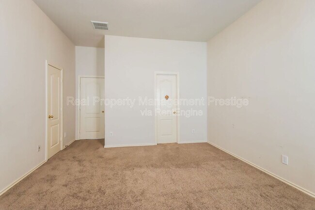 Building Photo - 4522 Marquis Ave