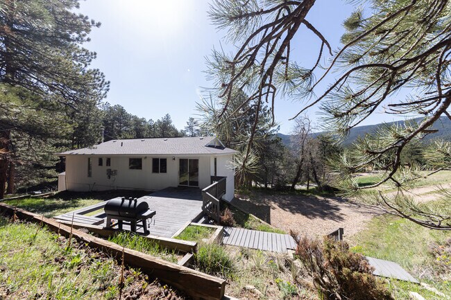 Foto del edificio - 254 Broken Fence Rd