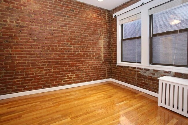 Building Photo - Burbank St 1bed / 1bath for $3100 available 9/1/2026