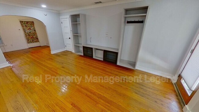 Foto del edificio - 7619 Robin Rd