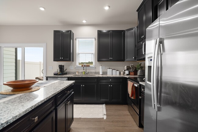 Kitchen - 1121 Riverbrook Dr