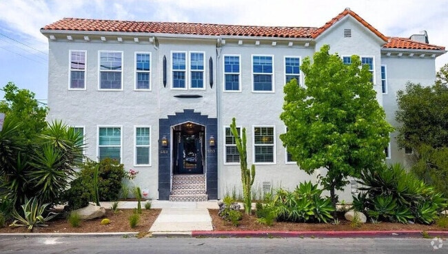 Building Photo - 1125 S Orange Dr