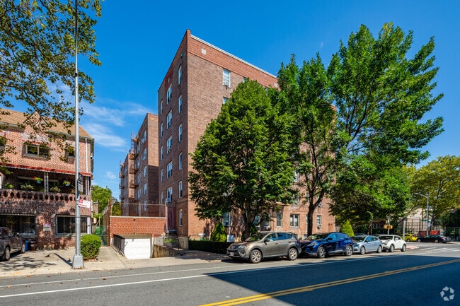 Building Photo - Dahill Gardens