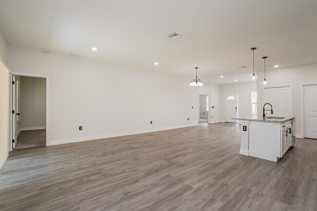 Building Photo - 1829 Manitoba Ct