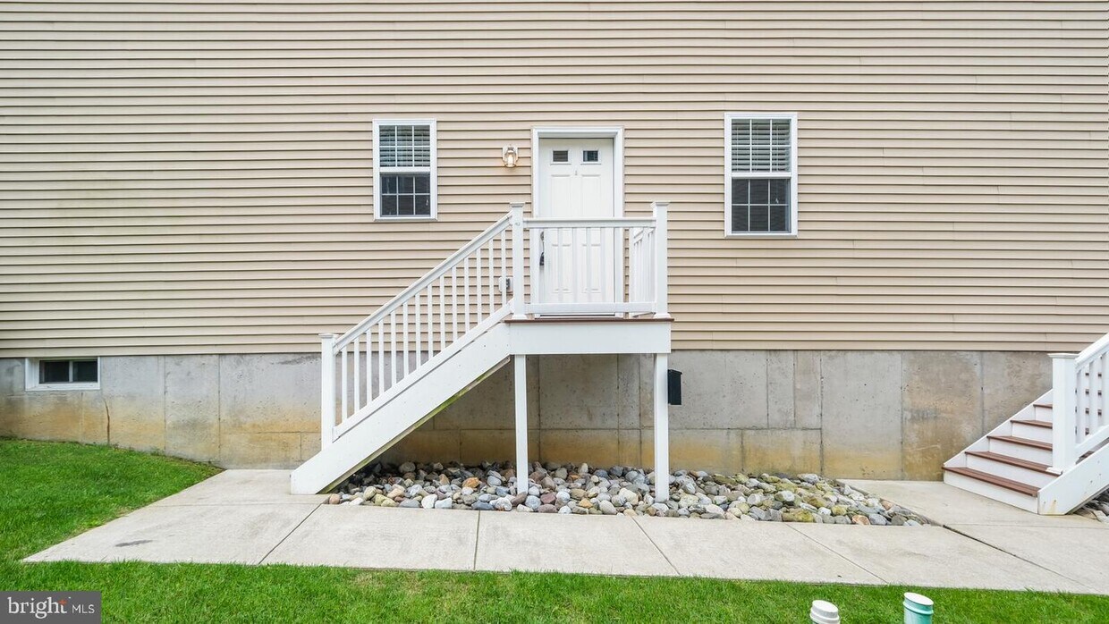 Primary Photo - 831 N Jackson St