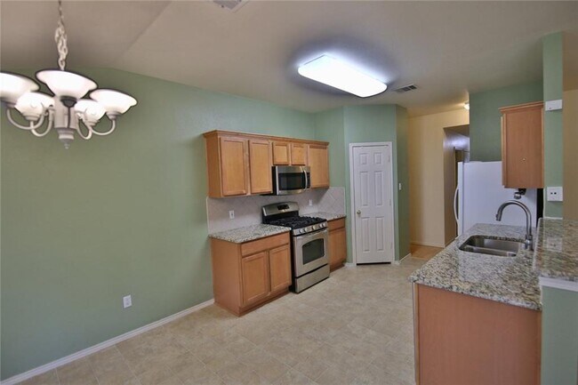 Building Photo - BEAUTIFUL 3 BEDROOMS / 2 BATH HOME IN SETTLERS CROSSING