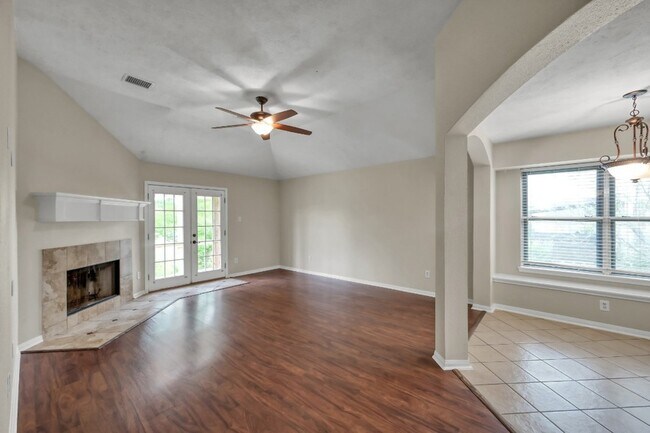 Foto del edificio - 319 Cape Conroe Dr