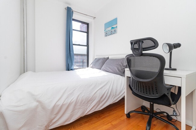 Foto del edificio - 329 E 94th St