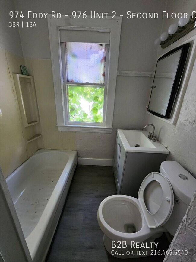 Foto del edificio - 974 Eddy Rd