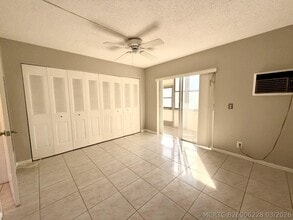 Building Photo - 166 Sussex I