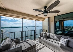 Building Photo - 6291 Bahia Del Mar Cir N