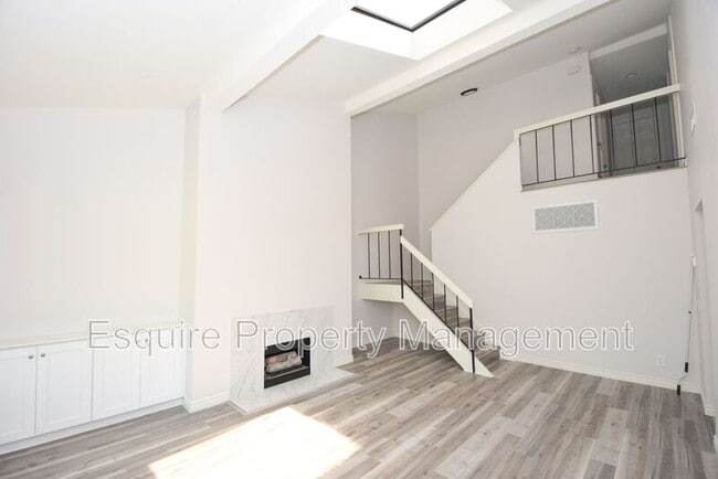 Building Photo - 630 Chapala Dr