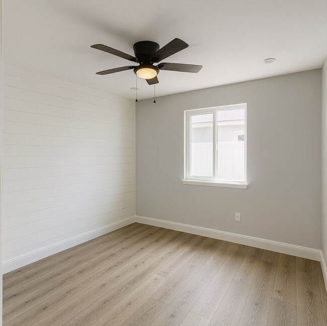 Foto del edificio - 7598 Coldwater Canyon Ave