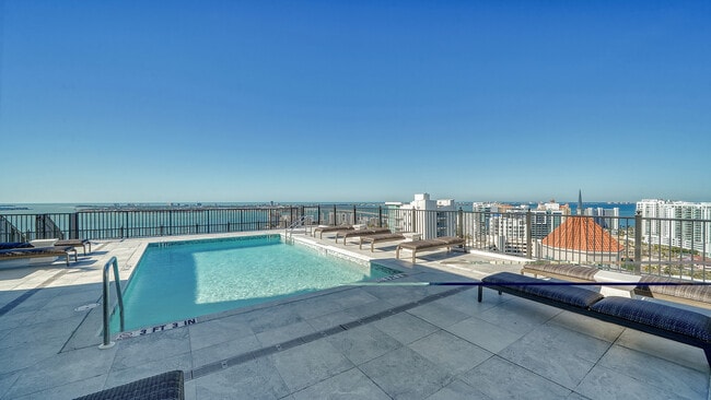 18th Floor Social & Pool Area - 33 S Palm Ave