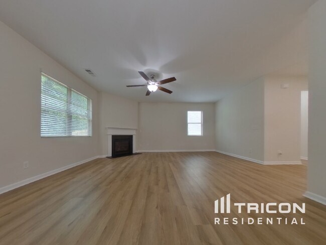 Foto del edificio - 236 Arbor Creek Dr