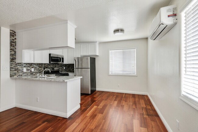 Foto del edificio - 1026 N Bonnie Brae St