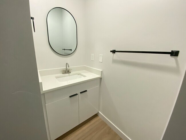 Building Photo - One Month Free Rent!