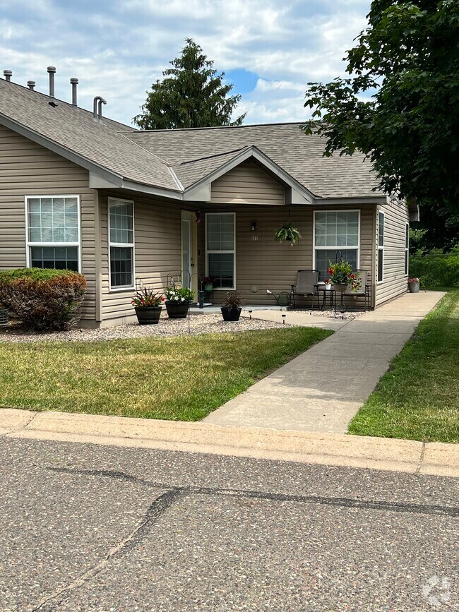 Loft Apartments For Rent in Cushing, WI 3 Rentals